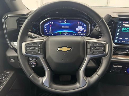 Used 2025 Chevrolet Silverado 1500 LT image 19