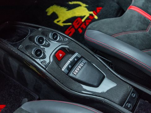 Used 2011 Ferrari 458 Italia Coupe RWD image 46