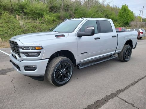 New 2026 RAM 2500 Big Horn AWD/4WD image 7