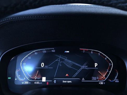 Used 2020 BMW 540i xDrive 540i xDrive w/ M Sport Package image 32