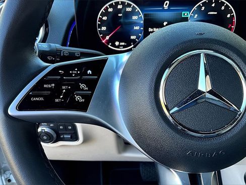 Used 2025 Mercedes-Benz GLB 250 4MATIC image 20