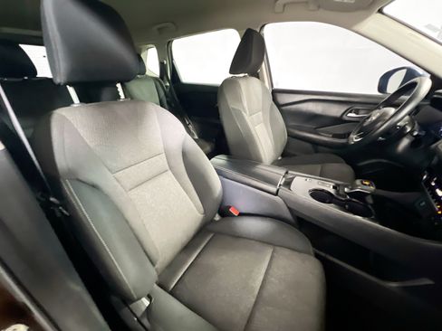 Used 2024 Nissan Rogue SV FWD image 30