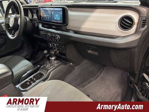 Used 2024 Jeep Wrangler Willys image 37