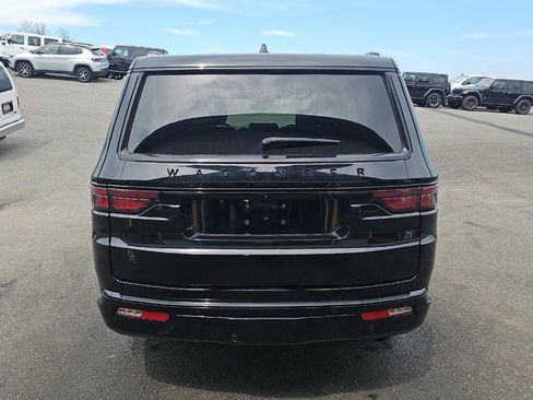Used 2024 Jeep Wagoneer Series II AWD/4WD image 5