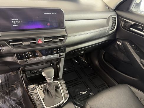 Certified 2024 Kia Seltos SX w/ SX Sunroof Package AWD/4WD image 4