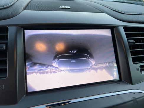 Used 2013 Lincoln MKS AWD image 21