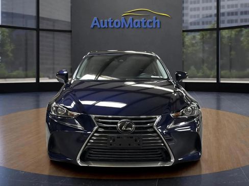 Used 2019 Lexus IS 300 image 2