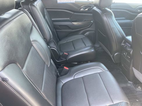 Used 2021 GMC Acadia SLT w/ Premium Package image 25