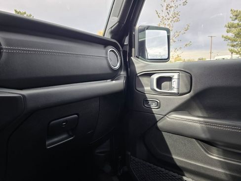 Used 2021 Jeep Wrangler Unlimited Sahara w/ Cold Weather Group AWD/4WD image 30