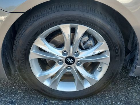 Used 2011 Hyundai Sonata Limited w/ Navigation Pkg 5 image 10