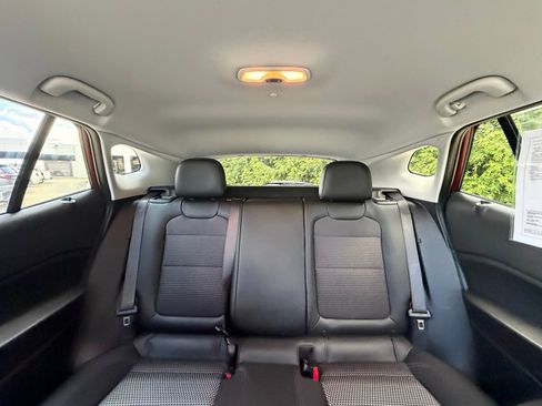 Used 2024 Chevrolet Trax LT w/ Driver Confidence Package FWD image 3