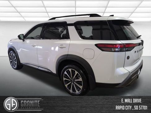 New 2026 Nissan Pathfinder Platinum AWD/4WD image 3