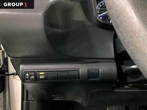 Certified 2020 Toyota Corolla LE image 33