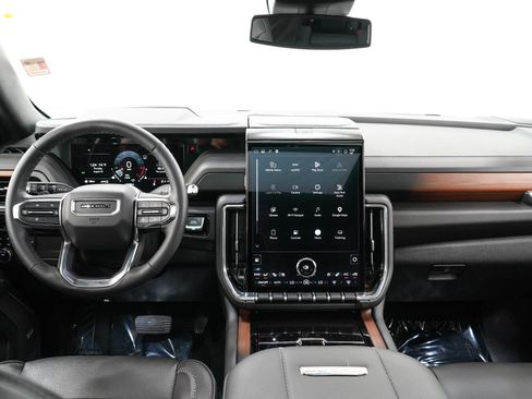 Used 2025 GMC Yukon Denali w/ Sun & Power Step Package AWD/4WD image 16
