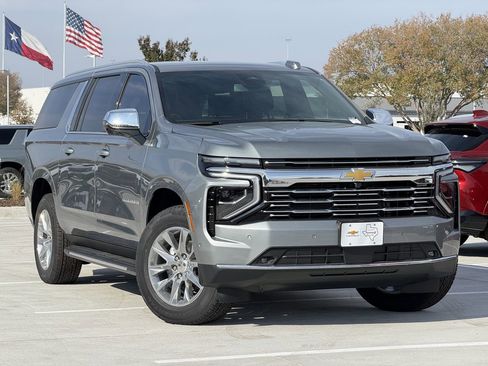 New 2026 Chevrolet Suburban Premier image 2