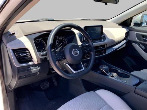 Used 2021 Nissan Rogue SV FWD image 18