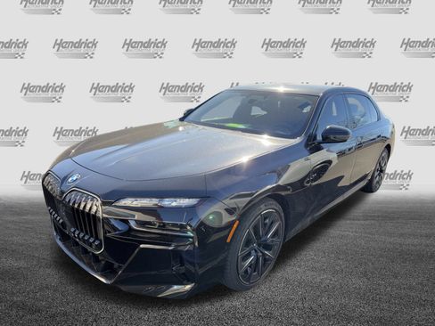 Certified 2025 BMW 760i xDrive w/ Executive Package image 10