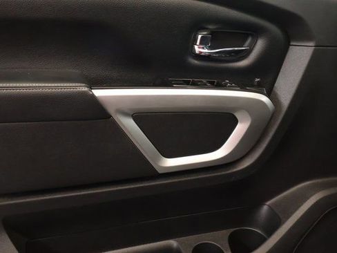 Used 2018 Nissan Titan PRO-4X image 7