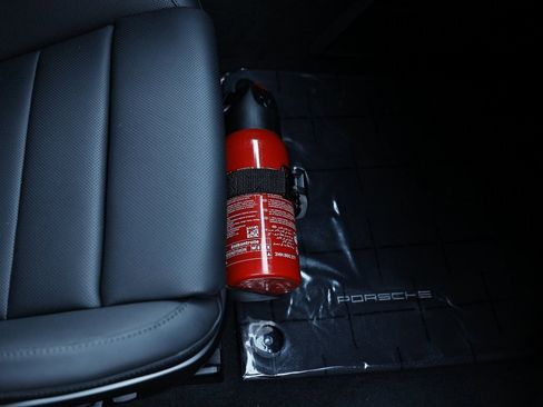 Certified 2025 Porsche 911 Carrera image 34