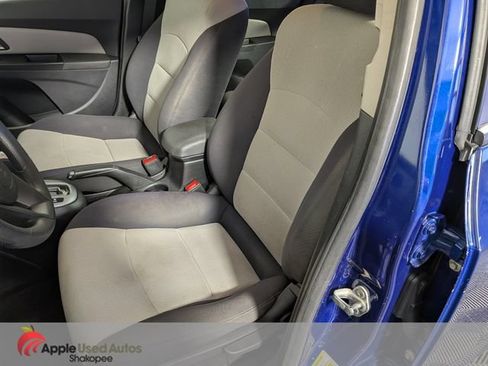 Used 2013 Chevrolet Cruze LS FWD image 12