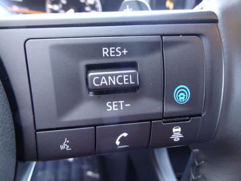 Used 2025 Nissan Pathfinder SV FWD image 22