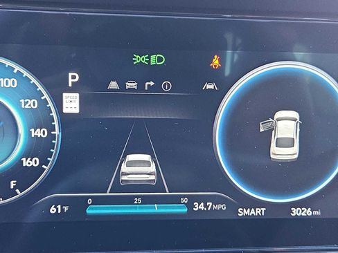 Used 2025 Hyundai Elantra Limited image 34