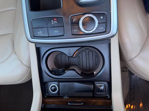 Used 2014 Mercedes-Benz GL 550 4MATIC image 9