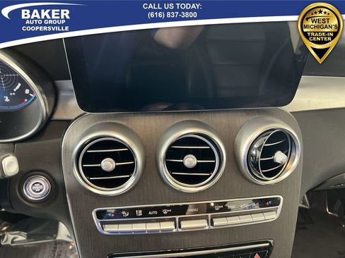 Used 2021 Mercedes-Benz GLC 300 4MATIC image 12