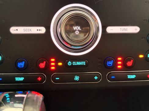 Used 2017 Ford Explorer Platinum image 32