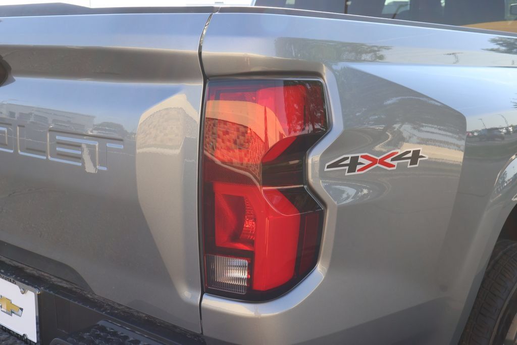 New 2026 Chevrolet Colorado LT w/ LT Convenience Package AWD/4WD image 7