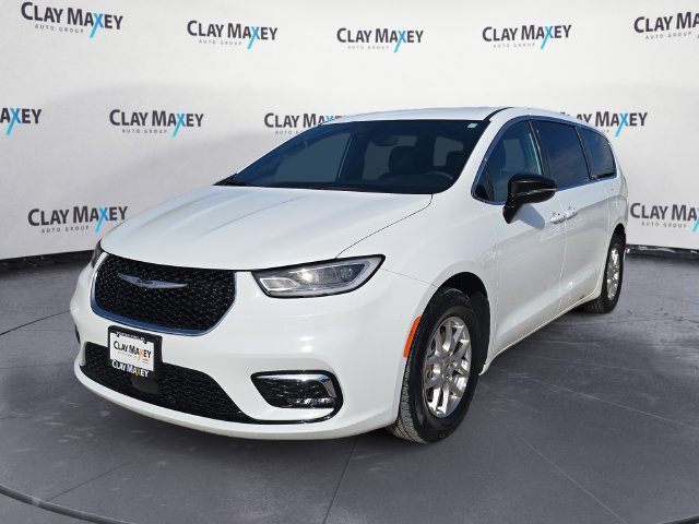Used 2025 Chrysler Pacifica Select FWD image 1
