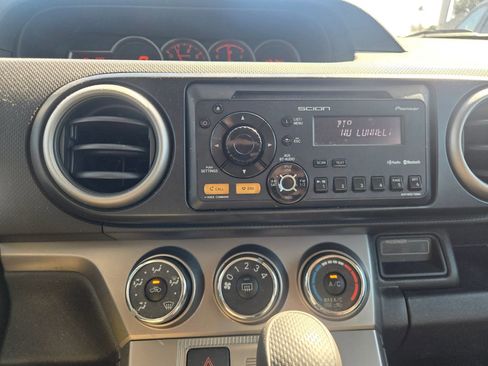 Used 2013 Scion xB image 22