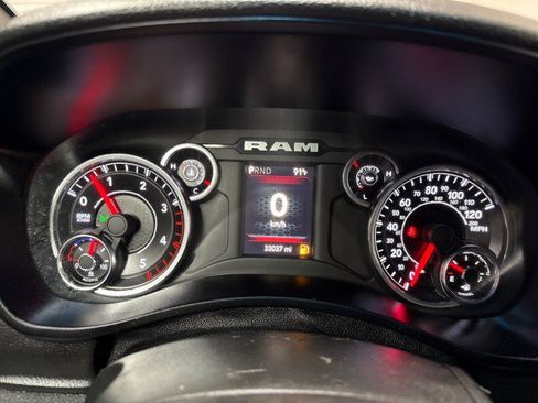 Used 2022 RAM 3500 Tradesman w/ Chrome Appearance Group AWD/4WD image 16