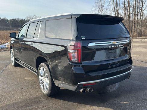 Used 2023 Chevrolet Suburban High Country image 3