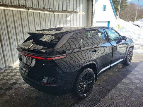 Used 2024 Jeep Wagoneer Launch Edition image 6