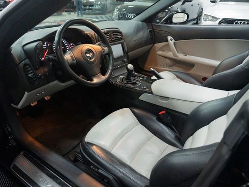 Used 2010 Chevrolet Corvette Grand Sport w/ Preferred Equipment Group image 22