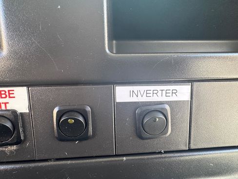 Used 2013 Chevrolet Express 2500 RWD image 34