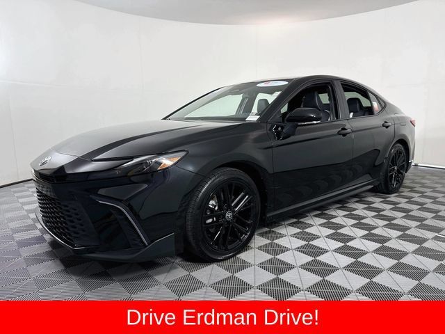 Used 2026 Toyota Camry SE FWD image 3