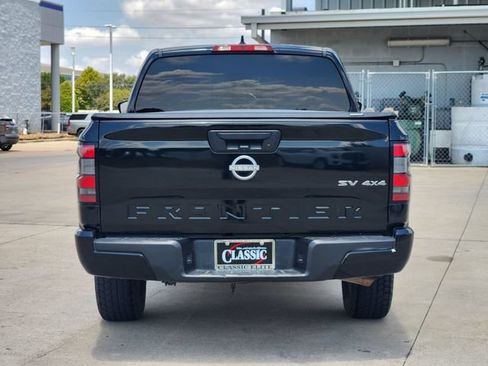 Used 2024 Nissan Frontier SV AWD/4WD image 6