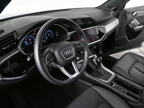 Used 2020 Audi Q3 2.0T Premium w/ Convenience Package image 6