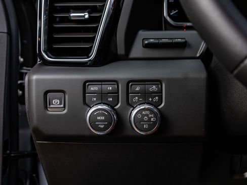 Used 2026 GMC Sierra 3500 Denali Ultimate image 22