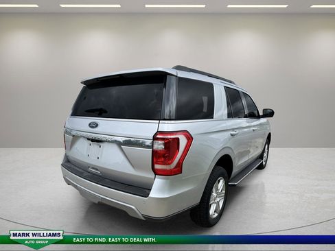 Used 2019 Ford Expedition XLT w/ Equipment Group 202A AWD/4WD image 4