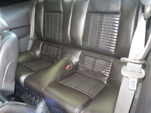 Used 2010 Ford Mustang Shelby GT500 RWD image 22