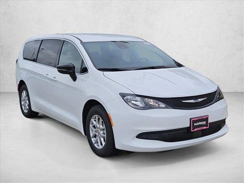 New 2025 Chrysler Voyager LX image 3