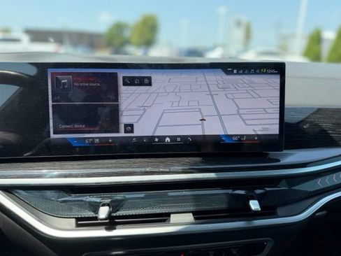 Used 2026 BMW X7 xDrive40i w/ M Sport Package AWD/4WD image 17