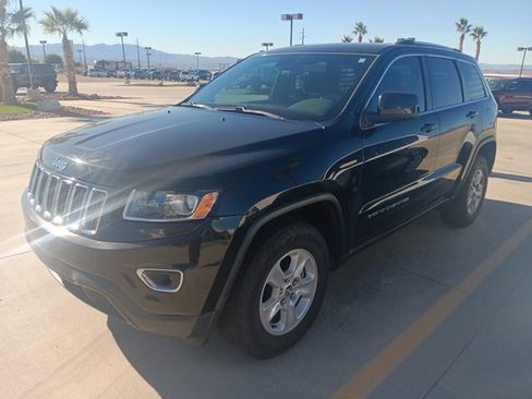 Certified 2016 Jeep Grand Cherokee Laredo w/ Quick Order Package 23E image 3