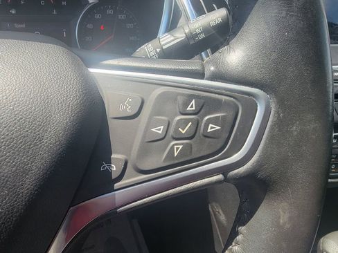 Used 2022 Chevrolet Equinox LT FWD image 17