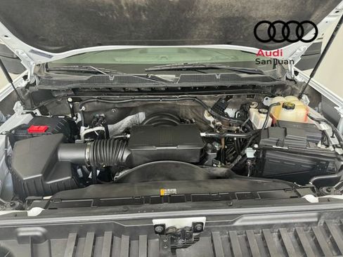 Used 2022 Chevrolet Silverado 2500 Custom w/ Custom Value Package AWD/4WD image 4