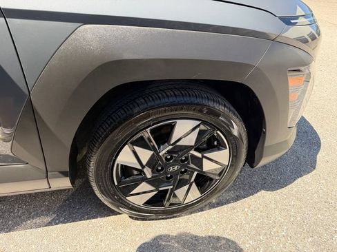 Used 2025 Hyundai Kona SEL FWD image 10