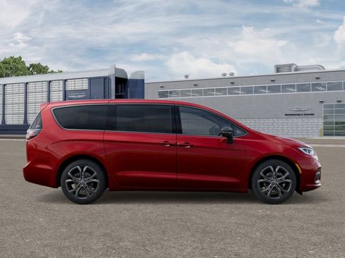 New 2026 Chrysler Pacifica Select image 21
